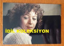 MERAL ÇETİNKAYA'NIN ORİJİNAL 3'LÜ FOTOĞRAF SETİ - 12 x 9 cm EBADINDA - TİYATRO ve SİNEMA OYUNCUSU MERAL ÇETİNKAYA'NIN BİR FİLMDEN 3 FARKLI FOTOĞRAFI