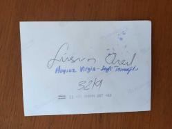 FÜSUN ÖNAL'IN ORİJİNAL FOTOĞRAFI - 12,5 x 9 cm EBADINDA - FÜSUN ÖNAL ve SEYFİ DURSUNOĞLU (HUYSUZ VİRJİN) SOHBET EDERKEN