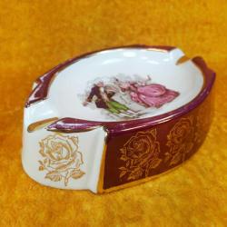 RETRO ALTINYALDIZ DEKORLU , FRAGONARD RESİMLİ OVAL FORMLU PORSELEN KÜLTABLASI