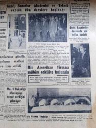 Cumhuriyet Gazetesi - 16 Ekim 1956 - Ortadoğu'da yeni bir buhran patlak verdi - Şemsettin Günaltay alaşehir'de konuşturulmuyor - Amerika'da cumhuriyetçilerin namzedi ve bugünkü Cumhurbaşkanı Eisenhower hususi treni ile seçim kampanyasında fotoğraf - Güzel Sanatlar akademisi ve teknik okulda dün derslere başlandı fotoğraf - İzmir'de 25 firmayı iflası doğru sürükleyen spekülasyoncular - İzmir'deki müttefik Hava Kuvvetleri karargahının Üçüncü yıldönümü fotoğraf - atomla işleyen ilk ticaret gemisi yapılıyor -  Don Camillo'nun küçük alemi yazan Qureschi resimler Ali Ulvi Yazı Dizisi - Akbank yıl sonu büyük çekilişi - konuşmak konuşabilmek yazan Burhan Felek - 250.000 parya Budist oldu - Fransızlar da Atatürk filmi yapmak istiyorlar - kadın moda köşesi - yeni devlet tahvilleri dün satışa çıkarıldı - dünya güzellik kraliçesi yarışmasında Türk güzeli finale kalamadı - yeni bir Türk operası Van Gogh - Eşfak Aykaç milli kadroyu açıkladı - Turgay Şeren Metin Oktay Lefter küçükandonyadis fotoğraf