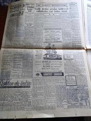 Cumhuriyet Gazetesi - 16 Ekim 1956 - Ortadoğu'da yeni bir buhran patlak verdi - Şemsettin Günaltay alaşehir'de konuşturulmuyor - Amerika'da cumhuriyetçilerin namzedi ve bugünkü Cumhurbaşkanı Eisenhower hususi treni ile seçim kampanyasında fotoğraf - Güzel Sanatlar akademisi ve teknik okulda dün derslere başlandı fotoğraf - İzmir'de 25 firmayı iflası doğru sürükleyen spekülasyoncular - İzmir'deki müttefik Hava Kuvvetleri karargahının Üçüncü yıldönümü fotoğraf - atomla işleyen ilk ticaret gemisi yapılıyor -  Don Camillo'nun küçük alemi yazan Qureschi resimler Ali Ulvi Yazı Dizisi - Akbank yıl sonu büyük çekilişi - konuşmak konuşabilmek yazan Burhan Felek - 250.000 parya Budist oldu - Fransızlar da Atatürk filmi yapmak istiyorlar - kadın moda köşesi - yeni devlet tahvilleri dün satışa çıkarıldı - dünya güzellik kraliçesi yarışmasında Türk güzeli finale kalamadı - yeni bir Türk operası Van Gogh - Eşfak Aykaç milli kadroyu açıkladı - Turgay Şeren Metin Oktay Lefter küçükandonyadis fotoğraf