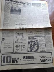 Cumhuriyet Gazetesi - 16 Ekim 1956 - Ortadoğu'da yeni bir buhran patlak verdi - Şemsettin Günaltay alaşehir'de konuşturulmuyor - Amerika'da cumhuriyetçilerin namzedi ve bugünkü Cumhurbaşkanı Eisenhower hususi treni ile seçim kampanyasında fotoğraf - Güzel Sanatlar akademisi ve teknik okulda dün derslere başlandı fotoğraf - İzmir'de 25 firmayı iflası doğru sürükleyen spekülasyoncular - İzmir'deki müttefik Hava Kuvvetleri karargahının Üçüncü yıldönümü fotoğraf - atomla işleyen ilk ticaret gemisi yapılıyor -  Don Camillo'nun küçük alemi yazan Qureschi resimler Ali Ulvi Yazı Dizisi - Akbank yıl sonu büyük çekilişi - konuşmak konuşabilmek yazan Burhan Felek - 250.000 parya Budist oldu - Fransızlar da Atatürk filmi yapmak istiyorlar - kadın moda köşesi - yeni devlet tahvilleri dün satışa çıkarıldı - dünya güzellik kraliçesi yarışmasında Türk güzeli finale kalamadı - yeni bir Türk operası Van Gogh - Eşfak Aykaç milli kadroyu açıkladı - Turgay Şeren Metin Oktay Lefter küçükandonyadis fotoğraf