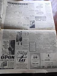 Cumhuriyet Gazetesi - 30 Mayıs 1957 - Başbakan Adnan Menderes Dün bağdat'a gitti - Çiçekdağın Kırşehir'e bağlanması isteniyor  - birleşik Amerika silahsızlanma planını NATO'ya açıklıyor - Ceza infaz sistemini değiştiren teklif - Fethin 504. Yıldönümü dün törenle kutlandı - Ulubatlı Hasan'ın Zafer bayrağını çektiği burcun önünde fetih şehitlerinin ruhu taziz ediliyor fotoğraf - Alman sanayicisi Alfred Krupp İzmir vapurunu inşa edecek - Bütün Dünyanın bilmesi lazım gelen hakikatler 8 röportajı yapan Ömer Sami Coşar yazı dizisi - Kırkıncı Oda Yazan Peride Celal Yazı Dizisi - milli korunmada Dün 12 kişi mahkum oldu - İzmir bölgesinde pars ve kaplan avı yasak edildi - fıkralar yazan Burhan Felek - Celal Bayar Amerikan Büyükelçisi Fletcher Warren'i kabul etti - Fütuhat yollarından geriye yazan Behçet Kemal Çağlar yazı dizisi - Alman Güzeli Kornelya Bebek Gazinosunda - Sema İçli Necla Tatlıses Faruk Akel Orkestrasi Bebek Gazinosunda - dünya güreş şampiyonasına 2 gün kaldı - Vefalı Özcan