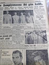 Cumhuriyet Gazetesi - 30 Mayıs 1957 - Başbakan Adnan Menderes Dün bağdat'a gitti - Çiçekdağın Kırşehir'e bağlanması isteniyor  - birleşik Amerika silahsızlanma planını NATO'ya açıklıyor - Ceza infaz sistemini değiştiren teklif - Fethin 504. Yıldönümü dün törenle kutlandı - Ulubatlı Hasan'ın Zafer bayrağını çektiği burcun önünde fetih şehitlerinin ruhu taziz ediliyor fotoğraf - Alman sanayicisi Alfred Krupp İzmir vapurunu inşa edecek - Bütün Dünyanın bilmesi lazım gelen hakikatler 8 röportajı yapan Ömer Sami Coşar yazı dizisi - Kırkıncı Oda Yazan Peride Celal Yazı Dizisi - milli korunmada Dün 12 kişi mahkum oldu - İzmir bölgesinde pars ve kaplan avı yasak edildi - fıkralar yazan Burhan Felek - Celal Bayar Amerikan Büyükelçisi Fletcher Warren'i kabul etti - Fütuhat yollarından geriye yazan Behçet Kemal Çağlar yazı dizisi - Alman Güzeli Kornelya Bebek Gazinosunda - Sema İçli Necla Tatlıses Faruk Akel Orkestrasi Bebek Gazinosunda - dünya güreş şampiyonasına 2 gün kaldı - Vefalı Özcan