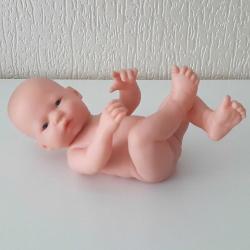 Gerçekçi Yenidoğan Bebek