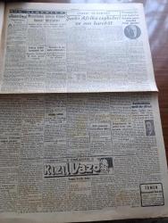 Cumhuriyet Gazetesi - 16 Mayıs 1941 - Yeni Avrupa nizamı hakkında yazan Yunus Nadi Başmakale - Şehinşah pehlevinin doğum günleri Dün Ankara'da ve İstanbul'da büyük merasim yapıldı - Vali Lütfi Kırdar ve bayan Kırdar dost İran general konsolosluğundaki resmi kabulde fotoğraf - Almanya üzerinde yapılan son bombardımanlarda kullanıldığı tahmin edilen Uçan Kale isimli 4 motorlu Tayyare fotoğraf - 16 Mart faciası - korkunç hava akınları düellosu hamburg'da müthiş yangınlar çıktı - benzine karıştırılacak ispirto nispeti - Suriye ve Lübnan'da karışıklıklar - Şam ve beyrut'ta çarpışmalar oldu - 5 günlük kanlı taarruzdan sonra cepheye giden Mussolini roma'ya geri döndü fotoğraf - tam sayfa renkli Habeşistan haritası - Debrasta Markosta bir İtalyan mukavemeti bekleniyor - Cenova'nın bombardımanı - Haftanın Şakaları Yazan Burhan Felek - küçük Hikaye beş kuruşluk şeker yazan Leman Ahıskal - Kızıl Vazo Yazan Peride Celal  - Yıldırım harbini karşılamak için Amerika İngiltere'ye 99 harp gemisi