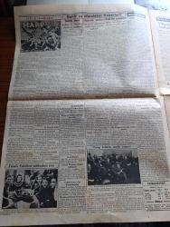 Cumhuriyet Gazetesi - 7 Nisan 1940 - fedakarlıkta müsavat yazan Nadir Nadi Başmakale - ham madde sıkıntısı çeken meşhur Alman Krupp fabrikasının görünüşü - Almanya'nın mukadderatı Hitler Ordu erkanıyla  temas ederek kati kararlar verecek - İngiliz orduları başkumandanı general İronside teftiş esnasında fotoğraf - Fenerbahçe altay'ı mağlup etti fotoğraf - İzmir'de Galatasaray Altınordu'ya yeniledi - Beşiktaş Muhafızgücüne kaybetti - Ticaret vekili Nazmi Topçoğlu Dün İstanbul'a geldi - Japonya'nın kararı Almanya Vladivostok limanını  üs yapamayacak - sağlık bahisleri yazan doktor Rusçuklu hakkı - İş Bankası'nın Londra şubesi  - felsefe fakültesi talebesinin beş çayı fotoğraf - tatarcık yazan Halide Edip eleştirisi Agah Sırrı Levent - Şeref yolu filmi Bugün Melek sinemasında - Shirley Temple Sokak Kızı Saray sinemasında - pazardan pazara Server Bedi - aşk ve macera romanı ilk ve son yazan Esat Mahmut Karakurt - haftalık radyo programı -  Rabia Abdülhamit ve Cemile Ali kristalde