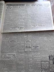 Cumhuriyet Gazetesi - 30 Aralık 1948 - yürüyen politika yazan Nadir Nadi Başmakale - meclis içtimaında müessif bir Hadise oldu - Ahmet Tahtakılıç yumruklandı - Harriman'ın Ankara'daki temaslarına dair demeci - Hakkari bölgesinde 22 kişi şiddetli tipiden boğuldu - Amerika Türkiye'den mal almak istiyor - Amerika'nın askeri yardımı - bayan Belkıs Erkul apartmandan başka bütün servetini Darüşşafakaya bağışladı fotoğraf - dünyayı meşgul eden Aşk macerası Rita Hayworth ve Prens Ali Han fotoğraf - Vakko eşarpları - kaçakçılık vahime ve ihtimalleri yazan Burhan Felek - sihirli kuvvet filmi Saray sinemasında -  Üç ahbap çavuşlar casuslar peşinde Üsküdar sunar sinemasında - Safiye Ayla yılbaşı gecesinden itibaren her akşam yalnız kristal salonunda - Kavaklıdere şarapları - Bulmaca - Volvo kamyonları - Sheaffer's Dolma Kalem - Harriman  Dışişleri bakanımız Necmettin sadakla görüşürken fotoğraf - şehir meclisinde Dolmabahçe gazhanesi'nin nakli meselesi görüşüldü - Kocaeli canavarı Basri Ersoy