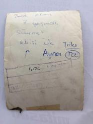 TARIK AKAN'IN ORİJİNAL FOTOĞRAFI - 11 x 8 cm EBADINDA - TARIK AKAN'IN 7 YAŞINDA SÜNNET OLDUĞU GÜN AĞABEYİ İLE HATIRA POZU VERİRKEN ÇEKİLMİŞ BİR KARE