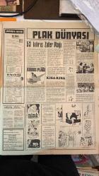 FLAŞ HAFTALIK MAGAZİN GAZETESİ - 28 AĞUSTOS 1974 SAYI : 16 - BANU ALKAN - AYDOĞAN UZUNDER - SEVİM EMRE - EBRU CEYLAN - NEJAT TOLUNAY - TÜRKAN ŞORAY - HÜLYA KOÇYİĞİT - HALE ÖNAL - SEVİM ÇAĞLAYAN - AYTEN ALPMAN - ŞULE OKAY - ÖMÜR GÖKSEL - YILMAR KÖKSAL - ANUSKA - TÜLİN ÖRSEK - AYSUN ERGE - FUNDA BALCI - SECDER YİĞİT - FİGEN HAN - FERİDUN ÇÖLGEÇEN - AYDOĞAN GÜNGÖR - MEHMET SONER - A. ÖZÖNDER - SEMRA YILDIZ - MUAZZEZ ABACI - RIZA KONYALI - ADNAN VERVEREN - YASEMİN KUMRAL - ERKAN OCAKLI - ZEHRA SABAH - ALİ ERCAN - SEMAH YASTIMAN - AĞAÇ REYHANİ - ALİ KIZILTUĞ - ABDULLAH PAPUR - MUHLİS AKARSU - İSMAİL BADİLLA - HASAN MUTBACAN - SERAFETTİN AKSOY - MEHMET TUNÇ - MAHMUT TEZCAN - ŞENAY - YAVUZ ASOÇAL - KEMAL ÖZDEMİR - MİHRİCAN BAHAR - YÜKSEL - SELAHATTİN BÖLÜK - ÜNAL TOLUNAY - YÜCEL UĞURLU - TAM TAKIM - 6 SAYFA