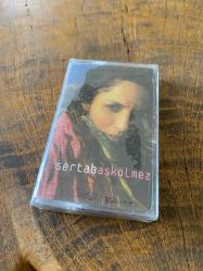 SERTAB ERENER - AŞK ÖLMEZ - KASET (JELATİNİNDE)