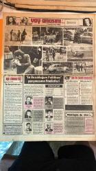 OKEY BOŞ VERMİŞLERİN GAZETESİ - 20 NİSAN 1974 - ATTILDEE - LALLA - CENIL GÜNEY - REŞİT - ERSOY - NÜKET DURU - PATRICIA HEARST - ENİS AYYILDIZ - NAT DURS - MIDDYLE - FUNDA BALCI - DENİZ - ARTUN YERES - ÇOŞKUN - DENIS CARTIER - BARON - JAN - SEKSI - HALIL - MUSTAFA S - NAZIF ZIREK - SÜLEYMAN DEMİREL - TURHAN FEYZİOĞLU - FERRUH BOZBEYLİ - ALPASLAN TÜRKEŞ - BÜLENT ECEVİT - RAHMİ ALKAN - SADİ ÖZDEMİR - HALİL BAŞAR - NECMETTİN ERBAKAN - ŞENAY - İNCE MEHMET - GÖKHAN - G.V. - FAKİR ŞOFÖR - SABAHATTİN ASLANER - EXAY TÜRKER - COOLAN YILMAZ - ALAŞEHİR KIZLARI - DERT BENDE - İLK AŞK - DÖNÜŞ - GERÇEK - DO YOU LOVE ME - PERLHAN ATEŞ - UTANMAZ ADAM KARİKATÜRÜ ÇİZEN: OĞUZ ARAL- TAM TAKIM - 4 SAYFA