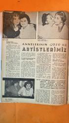 PERDE  HAFTALIK SES, TİYATRO VE SİNEMA MECMUASI DERGİSİ - 4 EKİM 1961 SAYI: 13 - CAHIDE SONKU - NEZAHAT TANYERI - TURAN SÖNMEZ - HAYRETTİN ZERVA - LOTFI GÖKMEN - OĞUZ ÖZDEŞ - ATTILA OĞUZ - MUALLA KAYNAK - GIZELLA DALLI - AHMET TARIK TEKÇE - SEMİH TUĞRUL - YAŞAR KEMAL - ZAHİR GÜVENLİ - ÇETİN BEYDES - EROL DALLI - MELİH VASSAT - ŞEMSİ SİLLİM - SADETTİN IGK - SEZEN CUMHUR - İNCİ TOKAY - KORAY GÜNEY - İBRAHİM ÖZKAN - ALİ SAR - GÜVEN KUYUMLU - ABDULLAH DEVECİ - T. BETİL - LEYLA SAYAR - MÜZEYYEN SENAR - SAFİYE AYLA - MERAL POLAT - ÖZCAN TEKGÜL - NİLÜFER SEZER - EKREM BORA - FİKRET HAKAN - MUZAFFER NEBİOĞLU - NEDRET GÜVENÇ - ORHAN ARIBURNU - ALTAN KARINDAŞ - MUALLA KAYNAK - KENAN PARS - CAHİDE SONKU - EROL KESKİN - CAHİT SONKU - GIZELLA DALLI - GÜL GÜLGÜN - OKTAY MİRALLE - TOYGAR BELEVİ - MUHTEREM NUR - GÜLRİZ SURURİ - ENGİN CEZZAR - İNCİ BİROL - ÖZCAN TEKGÜL - OYA TAN - SUNAY USLU - NURAY USLU - SEVİM CAKLAVAN - GAZANFER ÖZCAN - NEŞE YULAÇ - TAM TAKIM - 20 SAYFA