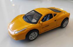 Çek Bırak Araba. Ferrari 458 Italia. Diecast 1/64 Sarı Spor Araba. Detaylı Ayrıntılara Sahip Küçük Bir Model Araç, 2014. (Yüksek Kaliteli Plastik Metal Alaşımlı.) Made in China. Koleksiyonluk.