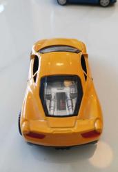 Çek Bırak Araba. Ferrari 458 Italia. Diecast 1/64 Sarı Spor Araba. Detaylı Ayrıntılara Sahip Küçük Bir Model Araç, 2014. (Yüksek Kaliteli Plastik Metal Alaşımlı.) Made in China. Koleksiyonluk.