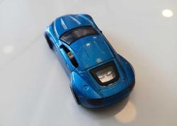 Çek Bırak Araba. Aston Martin One 77. Diecast 1/64 Mavi Metalik Spor Araba. Detaylı Ayrıntılara Sahip Küçük Bir Model Araç, 2014. (Yüksek Kaliteli Plastik Metal Alaşımlı.) Made in China. Koleksiyonluk.