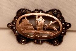 ORTA  KISIMLAR 8 AYAR ALTIN DETAYLI  MARGAZİT TAŞLI GÜMÜŞ BROŞ