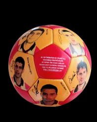 Galatasaray imzalı futbol topu 1999 2000 UEFA KUPASI ŞAMPİYONU