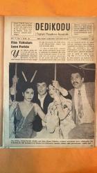 ARTİST SİNEMA, FİLM, TİYATRO, SES, SOSYETE MAGAZİN MECMUASI DERGİSİ - 7 HAZİRAN 1961 SAYI: 46 PERİ HAN - BELGİN DORUK - SEZER SEZİN - PERİHAN ALTINDAĞ - RÜYA GÜMÜŞATA - AHMET MEKİN - LEYLA ALTIN - EŞREF EKİCİGİL - ATTİLA OĞUZ - RECEP EKİCİGİL - ZAFER SÜLEK - ÇETİN ÖZKIRIM - SADULLAH USUMİ - VECDİ BENDERLİ - GÖKSEL ARSOY - YAŞAR ÖZEN - ORHAN KUYUCAKLI - GALİP ÖRGE - A TARIK TEKÇE - ORHAN GÜNŞİRAY - GÜNDOĞAN TUNCER - SAYRA ORKAN - LEON SASON - NAIL YURDAKUL - OSMAN ÖZCAN - İSMET ATALAY - YÜCEL KÖKSAL - EFGAN EFEKAN - MUHTEREM NUR - MUAZZEZ ARÇAY - MAHIR ÖZERDEM - PERVİN PAR - KENAN PARS - SYLVIA PENSES - ALLEN H MINER - ANTHONY QUINN - WILLIAM CONRAD - LITA MILAN - JOSEPH BIROC - ANTHONY ELLIS - S D NARANG - MADHUBALA - PRADEEP KUMAR - ZARINA - HAZRETİ İBRAHİM - TAM TAKIM - 40 SAYFA