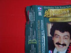 MÜSLÜM GÜRSES KLASİKLERİ GÖNLÜNÜZE TAHT KURAN  ŞARKILARLA 2Lİ ÖZEL KUTULU KASET