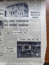 Cumhuriyet Gazetesi - 10 Aralık 1948 - Harp sanayimizin istiklali yazan Abidin Daver Başmakale  - Türkçe komisyonunda İçişleri bakanlığını itham - Marshall planının idarecisi Hoffman dün sabah uçakla İstanbul'a geldi fotoğraf - harp malüllerine tahsis edilen Tophane Kasrı - İstanbul'da 4 maç yapacak olan Austria takımı geldi fotoğraf - ekonomi bakanı Cavid Ekin kömür sıkıntısı hakkında izahat verdi  - İngiliz Dışişleri Bakanı Bevin'in İngiliz dış politikasına ait nutku  - Hitler İle hesaplaşma yazan Dr Schact yazı dizisi - Dil davasında kati karara doğru Yazan İsmail Habip Sevük - hak ve adalet filmi Taksim sinemasında - Zati Sungur Eminönü halkevinde - eşsiz mizah gazetesi akbaba Perşembe günü çıkıyor - Atina devlet operası şefi Ekonomides İstanbul'a geliyor - Macaristan'da komünist baskısı - basın hürriyeti davası yazan Burhan Felek - Necmi Rıza Ahıskan Columbia Plaklarında - Aspro ağrı kesici - Albayrak hububat unları baharat kakao - Doktor Refik Tilkicioğlu - Parker 51 dolma kalem