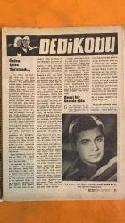 ARTİST SİNEMA, FİLM, TİYATRO, SES, SOSYETE MAGAZİN MECMUASI DERGİSİ - 19 HAZİRAN 1962 SAYI: 100 TANJU GÜRSU - BELGİN DORUK - GÖKSEL ARSOY - EŞREF EKİCİGİL - ATTİLA OĞUZ - YÜCEL KÖKSAL - RECEP EKİCİGİL - VECDİ BURUN - P KANDEMİR - SADE DOĞAN - YÜCEL ÖZTURAN - Z KARADENİZ - A KARAKURT - VECDİ BENDERLİ - GALİP ÖRGE - COŞKUN ÖZER - TUNCA AKSOY - NECMİ ONUR - BAHA GELENBEVİ - LEON SASON - YAŞAR ÖZEN - MÜFİT GARİPOĞLU - ESEN AYDAN - DENİZ ENGİN - YAVUZ KURT - NAIL YURDAKUL - SAYIL EMAN - OSMAN ÖZCAN - ŞÜKRÜ ÇIĞIR - HAMDİ DEĞİRMENCİOĞLU - MEMDUH ÜN - ÖZDEN ÇELİK - FATMA GİRİK - BEHİYE AKSOY - GÖNÜL YAZAR - NURHAN NUR - ATIF YILMAZ - NERİMAN KÖKSAL - GÜRSU - PERİ HAN - RIZA METE KALKAVAN - SENİH ÖRKAN - IŞIN - MUHTEREM - EVRİM RER - GANİ TURANLI - TAM TAKIM - 40 SAYFA