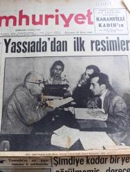 Cumhuriyet Gazetesi - 10 Ekim 1960 - Yassıada'dan İlk Resimler - Soruşturma Henüz Bitmedi Kurulda 2 Bin İş Daha Var - Düşük Cumhurbaşkanı Celal Bayar Yassıada'da Soruşturma Kurulu Karşısında İfade Verirken Fotoğraf - Sabık Başbakan Adnan Menderes Yassıadadaki odasında tıraş edilirken fotoğraf - Sabık Maliye Bakanının Vinileks Şirketi İle Ortaklığı Muazzam Meblağa Dayanıyor - Petrol İşçilerinin Açlık Grevleri Devam Ediyor - İstanbul Erkek Lisesi'nin 76. Yılı Dün Kutlandı - Yeni Basın Kanunu Tasarısı Komitede - Sovyet Elçiliği Tarafından Bastırılan Broşür Toplattırıldı - Köpek Davası Yazan Feridun Ergin Köşe Yazısı - Sabah Şarkısı Yazan Taylor Caldwell Yazı Dizisi - Küba'da Fidel Castro Aleyhtarı İki Lider Yakalandı  -  Marlon Brando Kadınlara Neden Zulmediyormuş - Komiki Şehir Naşit Bey Biyografik Hikaye Yazan Burhan Arpad Yazı Dizisi - Türkiye Yüzme Ve Sutopu 1959 60 Şampiyonu Adana - Toto Tahmin - Beşiktaş 2 Ankaragücü 1 - Galatasaray Sutopu Kalecisi Özcan Tomruk Evlendi