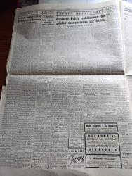 Cumhuriyet Gazetesi - 28 Eylül 1951 - Amerikan Yardımı Yazan Nadir Nadi Başmakale - Kocaeli Bölgesinde Yapılan Askeri Tatbikatı Dün Sona Erdi fotoğraf -  İkinci dünya harbinin tanınmış diplomatı Von Papen Dün Gece istanbula geldi - Petrol İhtilafı Ve Amerika- Celal Bayar Ankara'da - Preveze Zaferinin Yıldönümü Fotoğrafı - Amerika'ya Gidecek Emniyet Müdürlerimiz - Kıdemli yüzbaşı Ramazan Akıncıya nişan verildi - Mahkemeye verilen İtalyan Fabrikatörü Marzotto Gayzotto - Ticani Tarikatı Şeyhi Kemal Pilavoğlu'nun Duruşması Başlandı - Verem Tedavisinin Türkiye'deki Durumu - Rüyalar Evi Yazan Peride Celal Yazı Dizisi - Dönüm Noktası yazan Ömer Sami Coşar - mektep kitapları ateş pahasına yazan Burhan Felek - Milli Futbol Takımımızın Bu Yıl Yapacağı Maçlar - Rumelihisar Gençlik Kulübünün Faaliyeti - Kadın Gazeteci Lil'in Maceraları Çizgi Roman - Boksör Turpin Sugar Robinson İle Tekrar Karşılaşmak İstiyor - 50,000 Liraya Sigorta Edilen Kitab Koleksiyonu - Arı Unları - Ronson Çakmak -