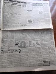 Cumhuriyet Gazetesi - 28 Eylül 1951 - Amerikan Yardımı Yazan Nadir Nadi Başmakale - Kocaeli Bölgesinde Yapılan Askeri Tatbikatı Dün Sona Erdi fotoğraf -  İkinci dünya harbinin tanınmış diplomatı Von Papen Dün Gece istanbula geldi - Petrol İhtilafı Ve Amerika- Celal Bayar Ankara'da - Preveze Zaferinin Yıldönümü Fotoğrafı - Amerika'ya Gidecek Emniyet Müdürlerimiz - Kıdemli yüzbaşı Ramazan Akıncıya nişan verildi - Mahkemeye verilen İtalyan Fabrikatörü Marzotto Gayzotto - Ticani Tarikatı Şeyhi Kemal Pilavoğlu'nun Duruşması Başlandı - Verem Tedavisinin Türkiye'deki Durumu - Rüyalar Evi Yazan Peride Celal Yazı Dizisi - Dönüm Noktası yazan Ömer Sami Coşar - mektep kitapları ateş pahasına yazan Burhan Felek - Milli Futbol Takımımızın Bu Yıl Yapacağı Maçlar - Rumelihisar Gençlik Kulübünün Faaliyeti - Kadın Gazeteci Lil'in Maceraları Çizgi Roman - Boksör Turpin Sugar Robinson İle Tekrar Karşılaşmak İstiyor - 50,000 Liraya Sigorta Edilen Kitab Koleksiyonu - Arı Unları - Ronson Çakmak -