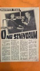 ARTİST SİNEMA, FİLM, TİYATRO, SES, SOSYETE MAGAZİN MECMUASI DERGİSİ - 20 AĞUSTOS 1963 SAYI: 161 TÜRKAN ŞORAY - SUPHİ KANER - SUNA PEKUYSAL - SEMRA SAR - MUZAFFER TEMA - YILDIZ KAFKAS - YILDIZ KAFKAS - Z. KARADENİZ - A. KARAKURT - VECDİ BURUN - F. KANDEMİR - YÜCEL ÖZTURAN - LEON SASON - SADE DOĞAN - ATANUR OĞUZ - ÖZKAN KERİM - ÇETİN ENER - BİRSEN KAYA - MÜFİT GARİBOĞLU - AGAH ÖZGÜÇ - HÜROL BİLAL - SAYIL EMAN - OSMAN ÖZCAN - AHMET BOZKURT - NİHAT ÜSTÜN - NAIL YURDAKUL - GÖKSEL ARSOY - AYHAN IŞIK - SEYHAN ERTUNG - ÖZTÜRK SERENGİL - TAMER YİĞİT - SALİH TOZAN - MUHTEREM NUR - PARLA ŞENOL - GÜLİSTAN GÜZEY - AYDIN DEMİR - SAMİM MERİÇ - ALİYE RONA - MUALLÂ KAVUR - TAM TAKIM - 36 SAYFA