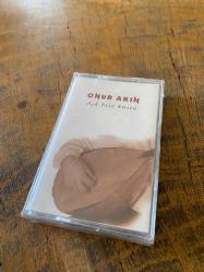 ONUR AKIN - AŞK BİZE KÜSTÜ - KASET (JELATİNİNDE)