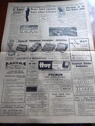 Cumhuriyet Gazetesi - 4 Kasım 1960 - Maliye Bakanı Ekrem Alican Dün Bir Basın Toplantısı Yaptı - Vali Refik Tulga Dünkü Oturumda Şahitlik Ederken Fotoğraf - Celal Bayar Kulaklıkla Duruşmayı Dinlerken Fotoğraf - Yassıada İntibaları Yazan Yaşar Kemal ve Cahit Tanyol - bugün rektör seçiliyor - Birleşik Amerika'da zenciler beyazlardan daha fazla artıyor Bugün İstanbul Üniversitesi Ve Teknik Üniversitede Rektörlük Seçimleri Yapılacak - Bolkar''da İkinci Petrol Kuyusu İstihsale Açılıyor  - Cumhuriyet Amerikan Seçimlerinde Yazan Doğan Nadi Köşe Yazısı - Belediye Saraçhanebaşında Yeni Bir Çocuk Bahçesi Yaptıracak - Birleşik Amerika'da Zenciler Beyazlardan Daha Fazla Artıyor - Küba Uçakları Keşif Uçuşları Yapıyor - Sophia Loren Son Çevirdiği Filmde Üç Kere Bayıldı - Beklediğimiz Antrenör Marton Bukovi Kimdir - Rostov Futbol Takımının Bugün Gelmesi Bekleniyor - İtalya'nın Emektar Diskçisi Consolini Sporu Bıraktı - Feriköy Beşiktaş İle Hususi Maç Yapacak - De Gaulle'e başkaldıranların muhakemesi