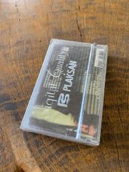 HAKAN ALTUN - YARALI BİR AŞKIN ÖYKÜSÜ - KASET (JELATİNİNDE)