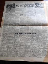 Hürriyet Gazetesi - 17 Ocak 1958 - milli müdafaa vekaletinin resmi tebliğine göre İstanbul'da 9 subay Tevkif edildi - Kıbrıs için gönüllü olan Türk kızı Meliha Tüzün fotoğraf - NATO komutanı Lindsay Türkiye'ye atom silahları vermeli dedi - Bağdat Paktı komite çalışmaları başlıyor - Amerikan yardımının plansız olduğuna misal Seyhan barajı - Londra'dan Kıbrıs için müzakere isteyeceğiz - yıldız'daki polis okulunu 76. Dönem olarak bitiren 235 polis memuru için merasim yapıldı fotoğraf - Özcan Tekgül her akşam Turkuaz Gazinosu'nda takdim eden Ziya Onay - Galata tüneli 84 yaşında fotoğraf - tarihi roman Turgut Reis yazan Feridun Fazıl Tülbentçi - Esrarlı Kadın aşk ve macera romanı Faruk Geç - Bridget Bardot anlatıyor hayatım ve aşklarım Yazan Brigitte Bardot - Üçüncü Dünya Harbi Nasıl başlayıp Nasıl Bitecek Yazan Edwin E. Dwinger yazı dizisi - Galatasaray ve Beşiktaş pazar günkü mühim maça hazırlanıyor fotoğraf - Üçüncülük iddiasında bulunan Vefa sonuncu emniyet karşısında zor kazandı foto