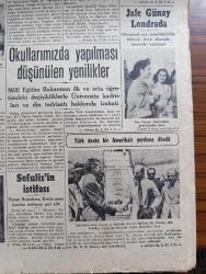 Cumhuriyet Gazetesi - 27 Temmuz 1948 - bu kervan yazan Nadir Nadi Başmakale - Berlin'de Ruslara karşı ilk zecri tedbirler - Berlin havaalanında bir İngiliz nakliye uçağının getirdiği gıda maddeleri boşaltılıyor fotoğraf - Yugoslav hudutlarında sovyetlerin tahşidatı - millet partisi'nin dün aldığı karar - Millet Partisi kurucularının Dün evinde ve başkanlığında toplandıkları Mareşal Fevzi Çakmak fotoğraf - olimpiyat yazısı müsabakası birincisi Jale Günay Londra'da - Yahudiler iki kısma ayrıldılar - Türk dostu bir Amerikalı damon yurduna döndü fotoğraf - Atatürk ve İsmet İnönü'nün heykelleri Çankaya köşkü ve mudanya'ya dikilecek - olimpiyat futbol maçları başladı - Milli takım Çin ile karşılaşacak - Hamiyet Yüceses Mustafa Çağlar ve Mualla Gökçay Karagümrük çiçek sinema bahçesinde - Ankara dil ve tarih coğrafya fakültesine indirilen darbe Yazan Uluğ İğdemir - doğan güneş mecmuasının sahibi Mahmut Cevdet Sezer tevkif edildi - Beş şehrimiz yakında otomatik telefona kavuşacak