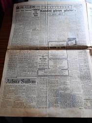 Cumhuriyet Gazetesi - 11 Eylül 1954 - Ankara'da dünkü askeri toplantı - Kıbrıs ve Batı Trakya Türkleri - Türk halk oyunları beğenildi fotoğraf - bir petrol şirketi kuruluyor - güvenlik konseyinde Rusya'nın mağlubiyeti - Savarona vesile İstanbul'a gelecek Celal Bayar'a büyük bir tören yapılacak - Amerika'da yerleşen Doktorlar meselesi - eski İtalya kralı umberto dün gece İstanbul'a geldi - Batı Almanya NATO'ya aza olmak istedi - Adsız Sultan yazan Kemal Ragıp Yazı Dizisi - Sus Pus yazan Burhan Felek - Ava Gardner erkek sinema severlerini itham ediyor - Doğan Şahin manşı geçmek için müsait hava bekliyor - İstanbul Yelken Birincilikleri - İstanbul Ankara radyo programı - Bahçeden Bir Adam Girdi yazan Perihan Zorlu Yazı Dizisi - çıplaklar cemiyetinde neler gördüm yazan Feyyaz Tokar - Resimli roman yeşil saksı yazan George Simenon - Arap Rakkasesi Tahiye Muhammed ve İsmail dümbüllü Yenikapı M. Çakır Gazinosunda - İstanbul at yarışları - poker play tıraş bıçağı - Parker 51 dolma kalem