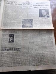 Cumhuriyet Gazetesi - 11 Eylül 1954 - Ankara'da dünkü askeri toplantı - Kıbrıs ve Batı Trakya Türkleri - Türk halk oyunları beğenildi fotoğraf - bir petrol şirketi kuruluyor - güvenlik konseyinde Rusya'nın mağlubiyeti - Savarona vesile İstanbul'a gelecek Celal Bayar'a büyük bir tören yapılacak - Amerika'da yerleşen Doktorlar meselesi - eski İtalya kralı umberto dün gece İstanbul'a geldi - Batı Almanya NATO'ya aza olmak istedi - Adsız Sultan yazan Kemal Ragıp Yazı Dizisi - Sus Pus yazan Burhan Felek - Ava Gardner erkek sinema severlerini itham ediyor - Doğan Şahin manşı geçmek için müsait hava bekliyor - İstanbul Yelken Birincilikleri - İstanbul Ankara radyo programı - Bahçeden Bir Adam Girdi yazan Perihan Zorlu Yazı Dizisi - çıplaklar cemiyetinde neler gördüm yazan Feyyaz Tokar - Resimli roman yeşil saksı yazan George Simenon - Arap Rakkasesi Tahiye Muhammed ve İsmail dümbüllü Yenikapı M. Çakır Gazinosunda - İstanbul at yarışları - poker play tıraş bıçağı - Parker 51 dolma kalem