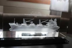 Cam blok içine lazerle işlenmiş üç boyutlu gemi - promosyon