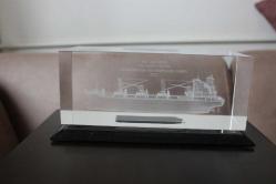 Cam blok içine lazerle işlenmiş üç boyutlu gemi - promosyon