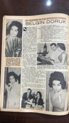 YELPAZE RESİMLİ SALON MERMUASI DERGİSİ - SAYI : 99- 3 OCAK 1962 -  CEMAL GÜRSEL - ISMET İNÖNÜ - ERNEST HEMINGWAY - GARY COOPER - MARGARET - ANTHONY JONES - ZEYNEP ÇELEBI - ALBERT YOHLER - CLAUD WOLFF - LUCIEN MORRIS - DALIDA - SAMMY DAVIS JR - MAY BRITT - PEPPINO DI CAPRI - DEBBIE REYNOLDS - HARRY KARL - CARMEN SEVILLA - ANASTO ALGUERA - PERRY CONIO - ZIO THOMAS BEECCHAM - MAURICE CLOO SELMER - ROSEMARY - JOSE FERRER - JOE HOWARD - ARTIE SHOWN - EDDIE FISHER - NEIL SEDAKA - FRANKIE AVALON - FABIAN - SEZEN CUMHUR - EMIR BIRSEL - BELGIN DORUK - MELIH VASSAF - HULKI SANER  KURUCU MECLİS - FEZA ADAMI - SEL FELAKETİ - BAŞBAKAN - YILIN KAYIPLARI - MARGARET VE OĞLU - SARI GÜL - KIRMIZI ALEVLER - YOU MEAN EVERYTHING TO ME - 1961'İN OLAYLARI - 1961 YILININ SEVİNCİ - YILIN ŞANSSIZ YILDIZLARI - SÜHEYL DENİZCİ - METİN ERSOY - SEVİNÇ TEVS - TÜLAY GERMAN - BERTA - GÖNÜL TURGUT - İLHAM GENÇER - HAYATI KAFE - KANAT GÜR - AYTEN GENÇER - ARHAN TEKVAR - İBRAHİM SOLMAZ - ŞERİF YÜZBAŞIOĞLU -    - 28 SAYFA