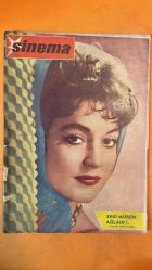 SİNEMA DERGİSİ - SAYI: 52 - 8 KASIM 1961 - GÖKSEL ARSOY - NİLÜFER AYDAN - PERİ HAN - ÖZTÜRK SERENGİL - SAZİYE MORAL - MUMTAZ ENER - NUBAR TERZİYAN - OSMAN F. SEDEN - K. İLİADİS - AYHAN IŞIK - AHMET MEKİN - SERPİL GÜL - ATIF KAPTAN - HULUSİ KENTMEN - PARİ HAN - BİRSEN MENEKŞELİ - GÖNÜL YAZAR - TÜRKAN ŞORAY - AYDIN ARAKON - PERVİN PAR - AVNİ DİLLİGİL - HAYRİ ESEN - YAVUZ CENER - SEVİM ÇAĞATAY - ŞADAN KAMİL - HÜSNÜ CANTÜRK - EŞREF KOLÇAK - ÖZTÜRK SERENGİL - SUZAN AVCI - METİN ERSOY - MUZAFFER TEMA - AYTEN ÇANKAYA - LEYLA SAYAR - SEZER SEZİN - KENAN ARTUN - SEMİH SEZERLİ - AYTEN SEZERLİ - NEBAHAT ÇEHRE - NUSRET BİRSEL - YUVAKİM FILMERIDIS - M. VASIL - MURAT KÖSEOĞLU - SUZAN YAKAR - ADNAN ŞENSES - TURHAN BOZKURT - REBİF YURDATAP - TOLUN AY - KUDRET YÜKSEL - TURAN AKSOY - YÜCEL HEKİMOĞLU - ARİF ÖZCAN - AGAH ÖZGÜÇ - GÜNGÖR ÖZSOY - ORHAN ÖZTÜRK - VECDİ UYGUN - FAZIL DURUKAN - ISMET ATALAY - GÜVEN KUYUMLU - ORAL ORHON - NEZİH DUNDAR - TAM TAKIM - 32 SAYFA - İdil Koleksiyon