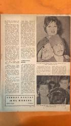 SİNEMA DERGİSİ - SAYI: 52 - 8 KASIM 1961 - GÖKSEL ARSOY - NİLÜFER AYDAN - PERİ HAN - ÖZTÜRK SERENGİL - SAZİYE MORAL - MUMTAZ ENER - NUBAR TERZİYAN - OSMAN F. SEDEN - K. İLİADİS - AYHAN IŞIK - AHMET MEKİN - SERPİL GÜL - ATIF KAPTAN - HULUSİ KENTMEN - PARİ HAN - BİRSEN MENEKŞELİ - GÖNÜL YAZAR - TÜRKAN ŞORAY - AYDIN ARAKON - PERVİN PAR - AVNİ DİLLİGİL - HAYRİ ESEN - YAVUZ CENER - SEVİM ÇAĞATAY - ŞADAN KAMİL - HÜSNÜ CANTÜRK - EŞREF KOLÇAK - ÖZTÜRK SERENGİL - SUZAN AVCI - METİN ERSOY - MUZAFFER TEMA - AYTEN ÇANKAYA - LEYLA SAYAR - SEZER SEZİN - KENAN ARTUN - SEMİH SEZERLİ - AYTEN SEZERLİ - NEBAHAT ÇEHRE - NUSRET BİRSEL - YUVAKİM FILMERIDIS - M. VASIL - MURAT KÖSEOĞLU - SUZAN YAKAR - ADNAN ŞENSES - TURHAN BOZKURT - REBİF YURDATAP - TOLUN AY - KUDRET YÜKSEL - TURAN AKSOY - YÜCEL HEKİMOĞLU - ARİF ÖZCAN - AGAH ÖZGÜÇ - GÜNGÖR ÖZSOY - ORHAN ÖZTÜRK - VECDİ UYGUN - FAZIL DURUKAN - ISMET ATALAY - GÜVEN KUYUMLU - ORAL ORHON - NEZİH DUNDAR - TAM TAKIM - 32 SAYFA