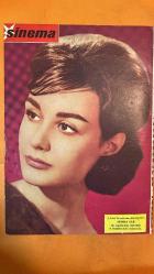 SİNEMA DERGİSİ - 4 EKİM 1961 - SAYI: 47 - TURHAN BOZKURT - REBİF YURDATAP - TOLUN AY - KUDRET YÜKSEL - YÜCEL HEKİMOĞLU - ARİF ÖZCAN - AGÂH ÖZGÜÇ - GÜNGÖR KOY - ORHAN ÖZTÜRK - FAZIL DURUKAN - İSMET ATALAY - ORAL ORHON - NEZİH DÜNDAR - ORHAN GÜNŞİRAY - TÜRKAN ŞORAY - SEMRA SAR - YILMAZ DURU - LEYLA SAYAR - NERİMAN KÖKSAL - PERİ HAN - A.TARIK TEKÇE - MELAT İÇLİ - ARİF KAPTAN - SALİH TOZAN - EROL TAŞ - SAMİ HAZINSES - METİN ERKSAN - ADNAN ŞENSES - EVRİM FER - NEŞE YULAÇ - YAVUZ CENER - MÜMTAZ ENER - MUALLA SÜRER - SUPHİ KANER - ÜLKÜ ERAKALIN - ERKÖSE KARDEŞLER - AGÂH ÖZGÜÇ - ATİLLA İLHAN - SEMİH TUĞRUL - ÇETİN A. ÖZKIRIM - NİJAT ÖZÖN - TARIK KAKINÇ - ALİ GEVGİLİLİ - ERDOĞAN TOKATLI - TUNCAN OKAN - HAYRİ CANER - BELGİN DORUK - İSMET AY - HULKİ SANER - AYHAN IŞIK - EMEL YILDIZ - TÜRKAN ŞORAY - UMRAK TAŞKENT - ARİF SAMİ TOKER - FERIHA TUNCELİ - BAKİ ÇALLIOĞLU - MUALLA KAYNAK - LÜTFİ Ö. AKAD - ÜMİT DENİZ - MÜŞFİK KENTER - GÖKSEL ARSOY - ORHAN KEMAL - MEMDUH ÜN - FAKİR BA - TAM TAKIM - 32 SAYFA