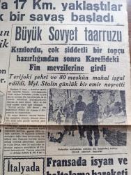 Cumhuriyet Gazetesi - 12 Haziran 1944 - Fransa'da ayaklanmalar yazan Nadir Nadi Başmakale - istila orduları karargaha Fransa'da - müttefikler Cherbourg'a 17 Km. yaklaştılar Montebourg'da Büyük bir savaş başladı - Alman müdafaa hatlarının arkalarına indirilen müttefik piyadeleri imha olundu - büyük Sovyet taarruzu - Finlandiya cephesinden fotoğraflar - Dün yapılan atletizm ve kürek müsabakaları - Askeri Vaziyet Yazan Emekli General H. Emir Erkilet Yazı Dizisi - Ankara'da dün yapılan at yarışları - Demirspor kulübünü yıldönümü - Taksim belediye Gazinosu yazlık pavyon açıldı- Sokaktan Gelen Kadın Yazan Esat Mahmut Karakurt Yazı dizisi - İsviçre felsefe cemiyeti ve takip ettiği gayeler yazan profesör Ziyaeddin Fahri Fındıkoğlu - Kurnaz adam yazan Burhan Felek - Almanların aldığı esirler - marsilya'da 1694 kişi öldü - De Gaulle Amerika'ya çağrıldı - Hasan kuvvet şurubu - Tablet Boyer ağrı kesici - bugünkü radyo programı - Bulmaca - Sadi Tek Tiyatrosu kuyruklu yıldız - Mareşal Stalin