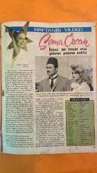 SEN BEN HAFTALIK FOTOROMANLAR DERGİSİ - 10 NİSAN 1967 SAYI: 1 — SEMA ÖZCAN - MARGARET LEE - MARILYN MONROE - GEORGE CUKOR - YVES MONTAND - JANE FONDA - VADIM - MAURICE CHEVALIER - KIRK DOUGLAS - ANNE BUYDENS - LIZ TAYLOR - RICHARD BURTON - MARLON BRANDO - CAROLL BAKER - MICHEL ROYER - ÖMER ŞERİF - LANA TURNER - ZSA ZSA GABOR - URSULA ANDRESS - JOHN DEREK - SAMMY DAVIS JR. - CEMA ÖZCAN - KORAY GÜNEY - IVET - POL PENAVANDA - SEMA ÖZCAN’DAN ÖZEL YAZI - HAFTANIN AŞK ADASI: İSKİYA’DA TUTKULU BİR MACERA - MARGARET LEE’NİN MARILYN MONROE İLE BAĞI VE DUBLÖRLÜK SERÜVENİ - HOLLYWOOD’DAN İTALYA’YA YILDIZLIK YOLCULUĞU - JANE FONDA’NIN ROMA ALIŞVERİŞİ - MAURICE CHEVALIER’İN SAHNEYE VEDA TARİHİ - KIRK DOUGLAS VE EŞİNDEN YİNE BOŞANMA HABERİ - LIZ TAYLOR İLK KEZ BURTON’SIZ SAHNEDE - CAROLL BAKER’DEN AŞK ÜZERİNE FİLM İÇİ YORUM - ÖMER ŞERİF’TEN KADINLARA AŞK VE ÖZGÜRLÜK ÜZERİNE TAVSİYELER - SEVEN UNUTMAZ FOTOROMANI - AŞK ADASI FOTOROMANI - AŞKA GİDEN YOLLAR FOTOROMANI - 32 SAYFA