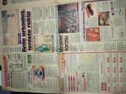 RENK RAMAZAN ÖZEL GAZETESİ- 24 Mayıs 1985-Samarra Camii-Tulunoğlu Camii-Arap generali kurtaran yalan-Ebu Dulaf-Nezih Uzel-Yunus Emre foto romanı-Talat Bulut-Şükran Güngör-Burçin orhon-pembe Mutlu-Melike zobu-nezihe araz-helal lokma haram lokma-enginar dolması-kadın dünyası-minikler korosu-fal-bulmaca-Red kit-bugünkü radyolar-ayşegül aldığın-Yeşilçam’dan teklif-Stan drake-ela altının ekran için özel taktığı sessiz ve derinden-Rıza Silahlıpoda-Nilgün Özhan-Defne yalnız-nedret Güvenç-Namık Kasapbaşoğlu-sayfa sayısı dörttür