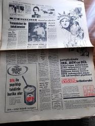 Cumhuriyet Gazetesi - 28 Ekim 1967 - değerli bir konuk yazan Nadir Nadi Başmakale - Eyüp Han İslam ortak pazarı kurulmasını istedi - Eyüp Han Ankara Belediye Başkanı Halil Sezai Erkut'tan şehrin altın anahtarını alırken fotoğraf - İsrail başbakanı Levi Eşkol Savaş geride kaldı fakat bitmedi dedi - fener Patriği Athenagoras İle Papa Paul buluştu fotoğraf - eski Demokrat partililer Adnan Menderes Fatin Rüştü Zorlu ve Hasan Polatkan'ın Eyüp'e gömülmelerini izlemek için harekete geçtiler - Fendoğlu yazan İlhan Selçuk - 50. Yıldönümünde 1917 ihtilalinin hikayesi - Yunanistan'da solcular 15 Kasım'da yargılanıyor - Ordu yardımlaşmanın 2. Grup meskenlerinin temeli törenle atıldı - ismailiye mezhebinin genç lideri Kerim Han yeşilköy'de gazetecilerle tartıştı -  Sinema Dişi James Bond - haftanın şakası yazan Burhan Felek - Rauf Meleksoy toto'da işçi kıyımı ile itham ediliyor - Beşiktaş Dolmabahçe'de Demirspor ile oynuyor - Futbol Federasyonu Başkanı Orhan Şeref Apak'tan  federasyonlara bildiri