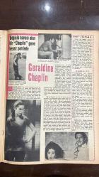 YELPAZE RESİMLİ SALON Mecmuası DERGİSİ - SAYI : 659 - 27 OCAK 1965 - ALEV HURİYE SAGIROĞLU - A KARACA - NEVİN T SARIOĞLU - ZEKİ ÖNDER - ÜMİT YAŞAR - OZANTAN - GÜRSEL ISSIZ - A YÜKSEL EROĞLU - HÜSEYİN UÇAR - ERSOY KARABAŞOĞLU - MEHMET DOĞAN ÇELİKMEN - MAHİR CANOVA - TAHSİN DEMİRANT - OĞUZ ÇOKÇAYÜKSEL - ALTAN KARINDAŞ - CENK GÜNER - ORHAN ALKAN - SUZAN USTAN - AYBAN ERKMEN - DENİZ ONAL - TUNCAY ERENAY - HALDUN ERGÜVENÇ - ZEKİ ALASYA - ZERRİN ARBAŞ - ALEV ORALOĞLU - LALE ORALOĞLU - ALİ ORALOĞLU - BURÇİN ORALOĞLU - NURAN ŞENER - GERALDINE CHAPLIN - NIKO KAZANCAKIS - KAKOYANNIS - ANTHONY QUINN - ALAN BATES - IRENE PAPAS - EUGENE O'NEILL - P BELMONDO - CARLO PONTI - KARAKTERİNİZİ KADERİNİZİ OKUYORUZ - BİLMECE - YENİ FİLMLER - ZORBA THE GREEK - DOKTOR JİVAGO     - 28 SAYFA