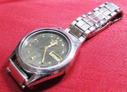 ViNTaGe SEİKO-5 Automatic KOL SAATİ.......SiYaH KaDRaN