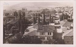 Efemera - [FOTOĞRAF / Erken Cumhuriyet Dönem] Tokat - Zile Hüseyin Gazi'den görünüş ve geleneksel Zile evleri - kitantik - kitaLog